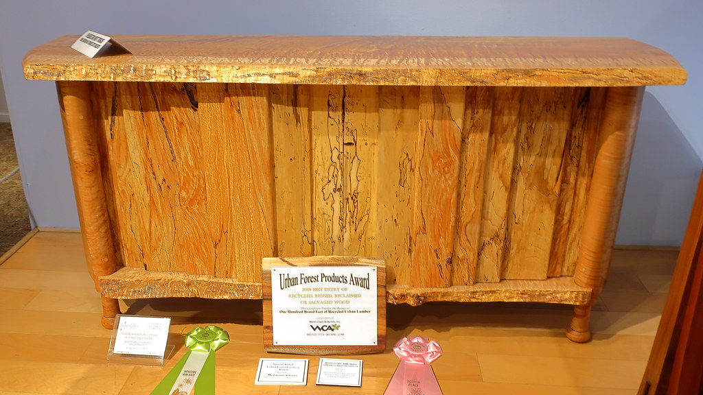 Dressing en bois massif conçu sur mesure à Dijon